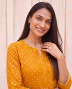Basanti Bandhani Set