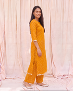 Basanti Bandhani Set
