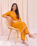 Basanti Bandhani Set
