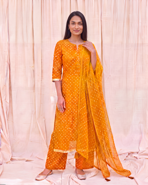 Basanti Bandhani Set
